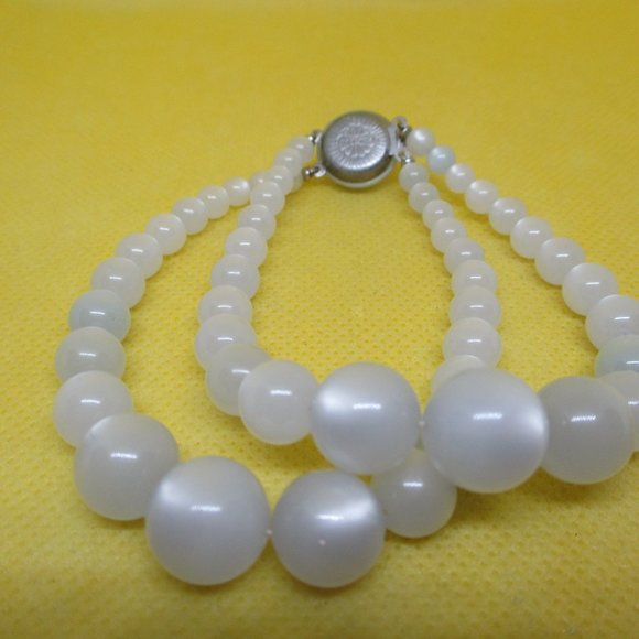 Vintage RICHELIEU MOONGLOW Bracelet Light Blue Moonglow Richelieu Double Strand - Picture 11 of 16